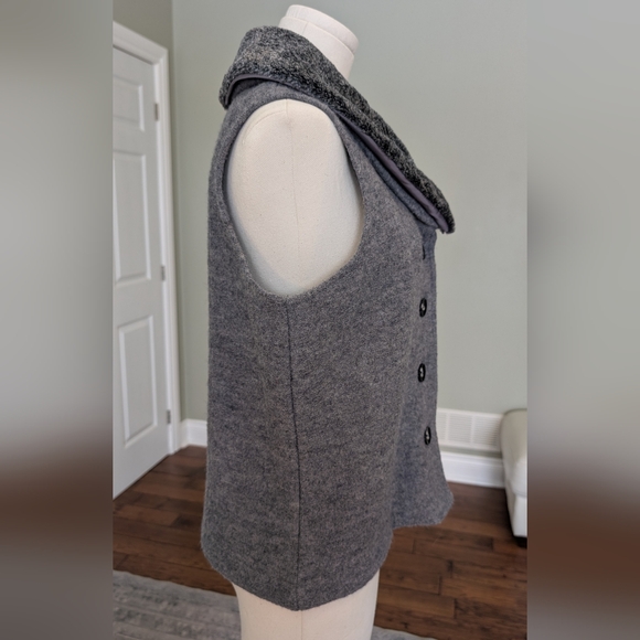 Alfred Dunner Women's Gray Vest 100% Wool Faux Fur Collar Size Petite - Picture 2 of 16